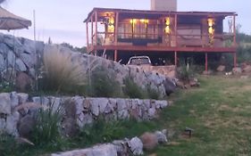 Cabaña LA PEDRERA - Pileta y a metros del Rio